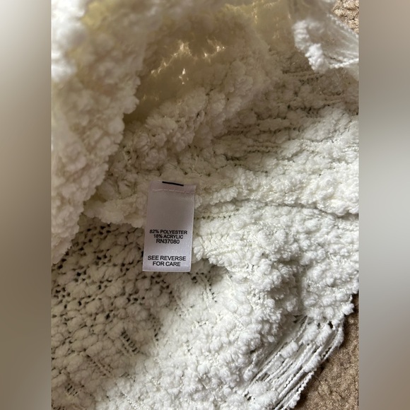 Cato Women’s white cardigan button up size L v-neck pockets sweater puff Sleeves - Picture 7 of 16